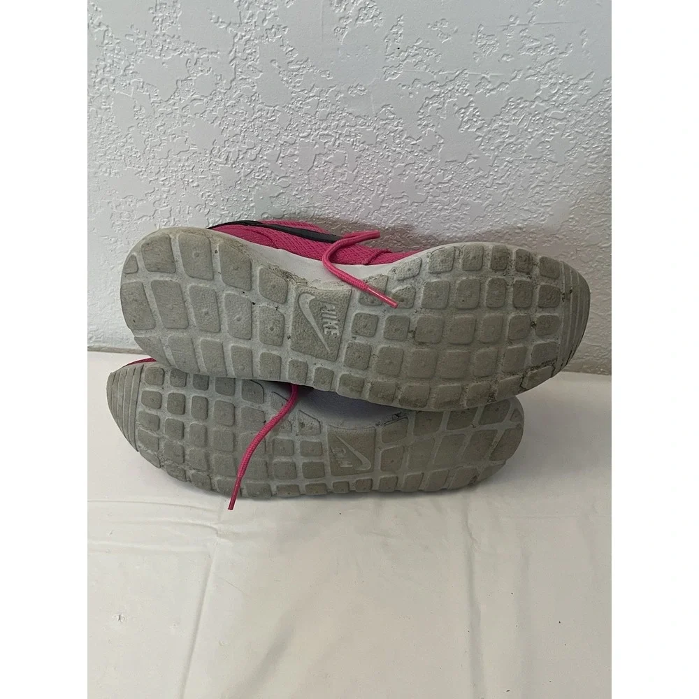 NIKE ROSHE RUN SHOES 599729-607 PINK BLACK GREEN Size 7Y GSG Womens 8.5 Low Top